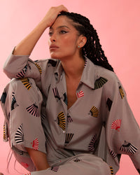 CAMISA LENÇO LEQUES CINZA