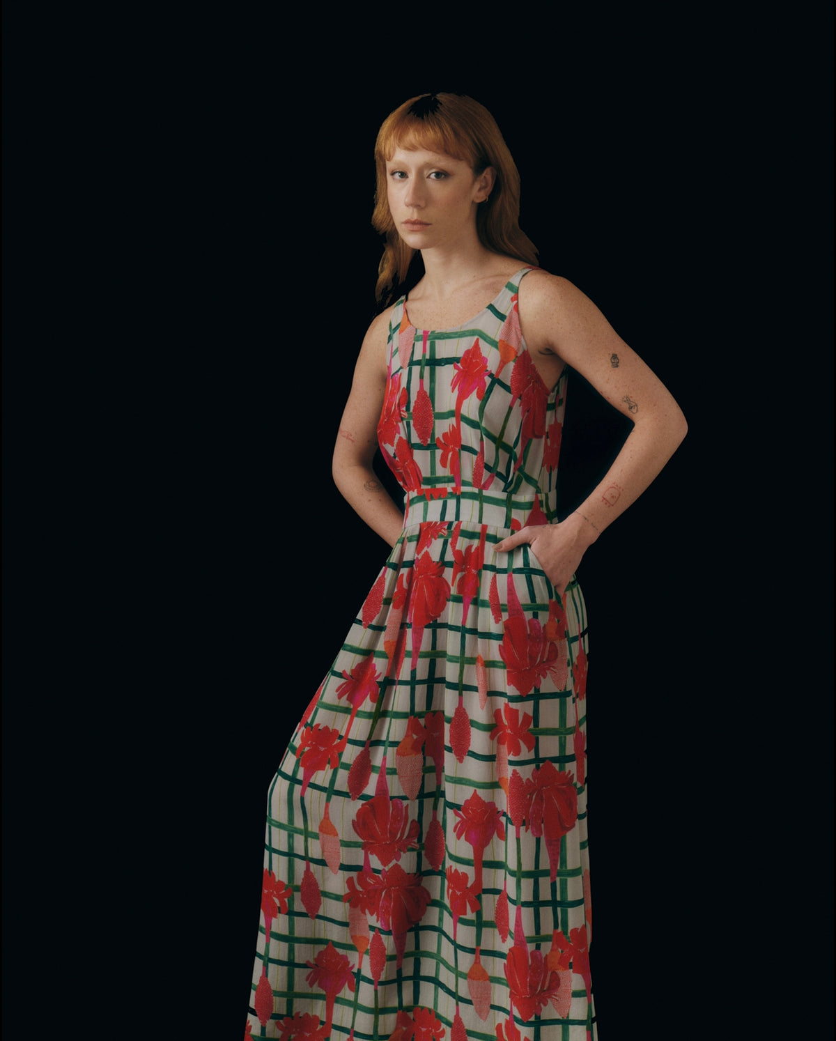 VESTIDO FIT BASTÃO XADREZ CINZA