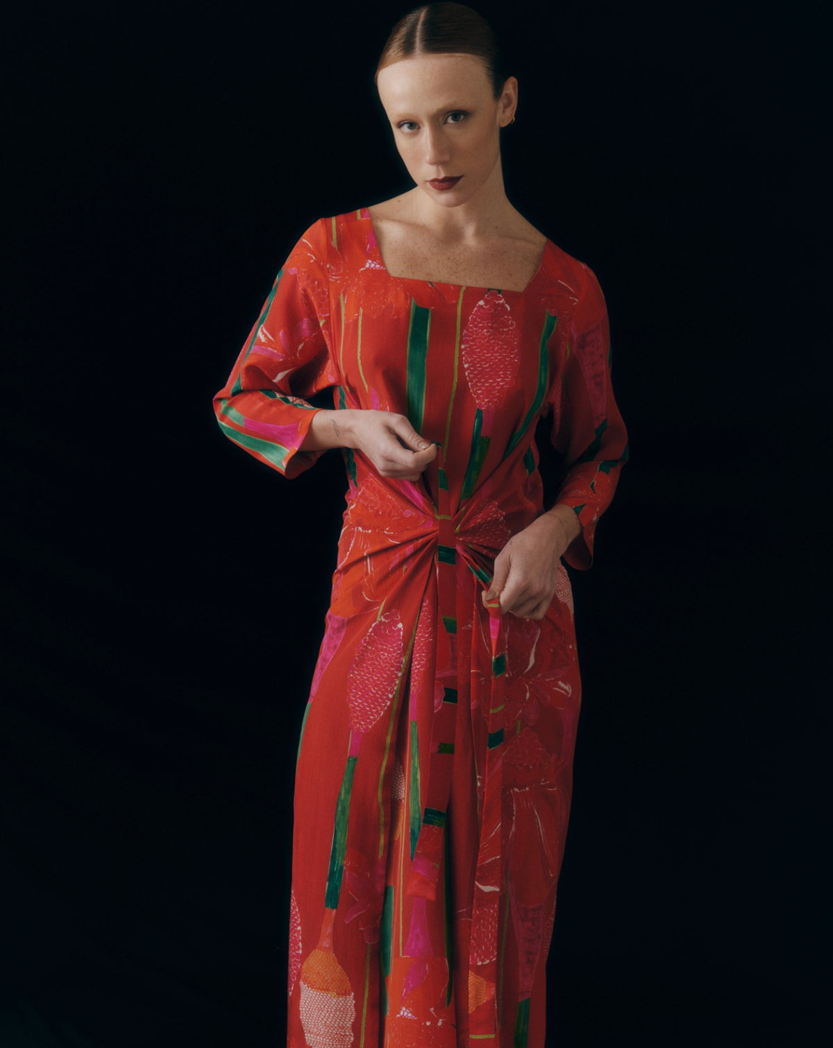 VESTIDO ASA LONGO BASTÃO VERMELHO
