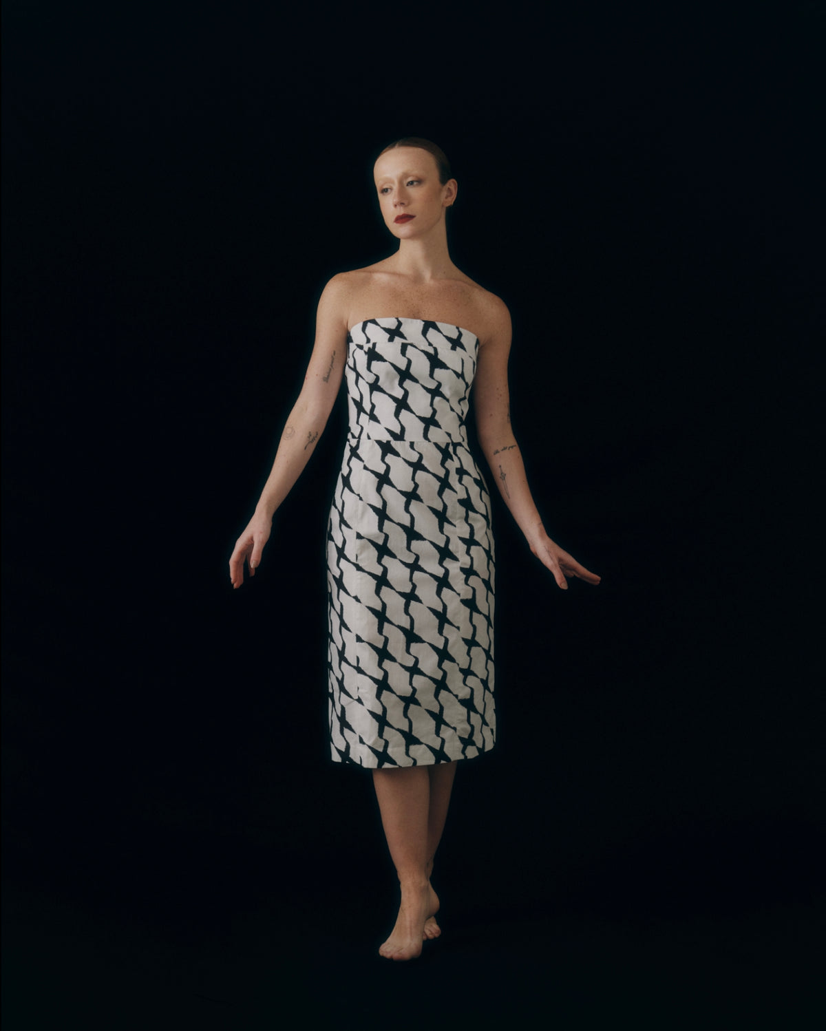 VESTIDO TOMARA QUE CAIA PIED DE POULE