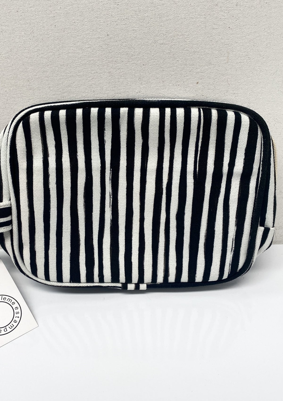 NECESSAIRE MÉDIA STRIPES PRETA