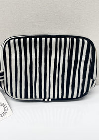 NECESSAIRE MÉDIA STRIPES PRETA