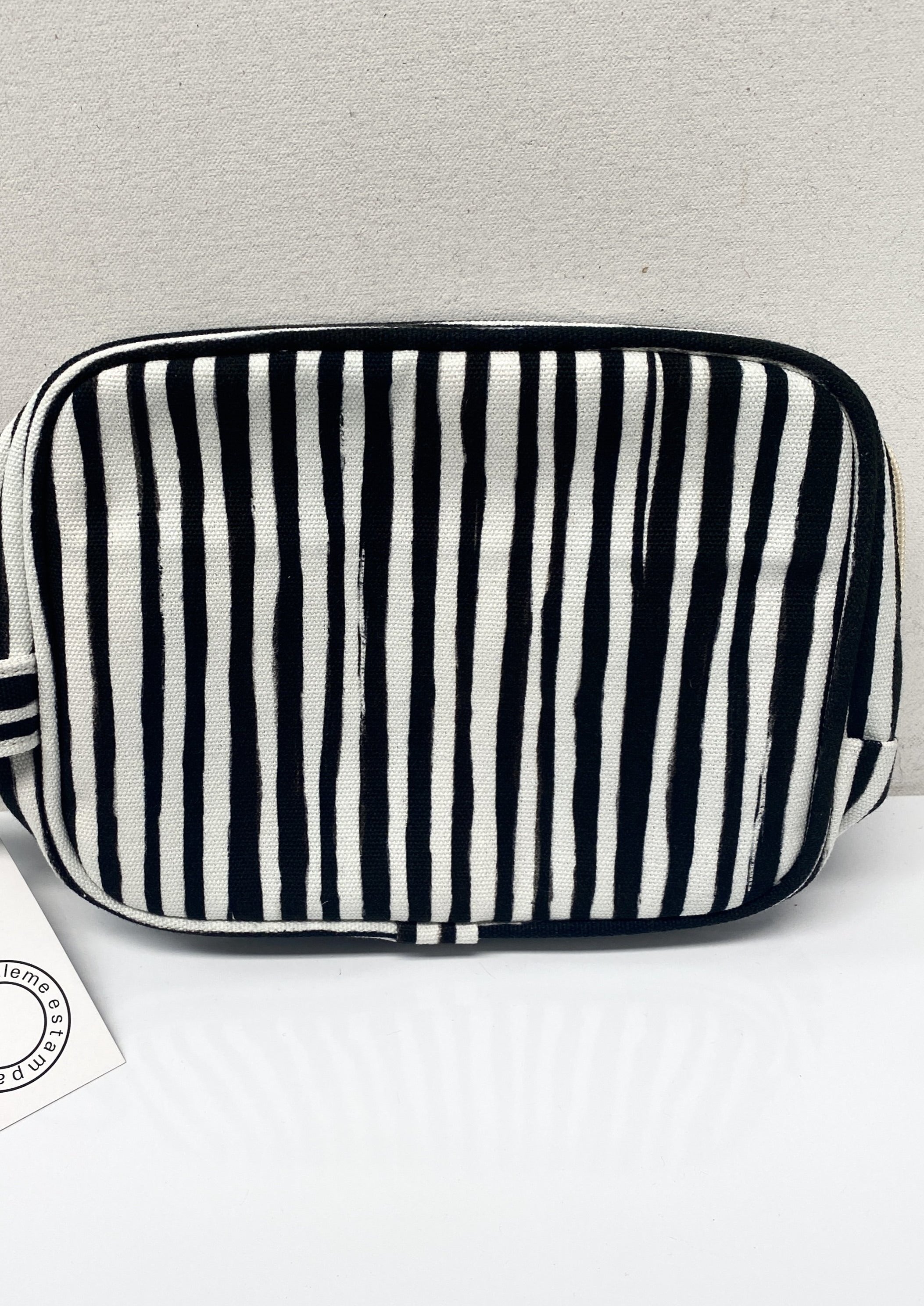 NECESSAIRE MÉDIA STRIPES PRETA