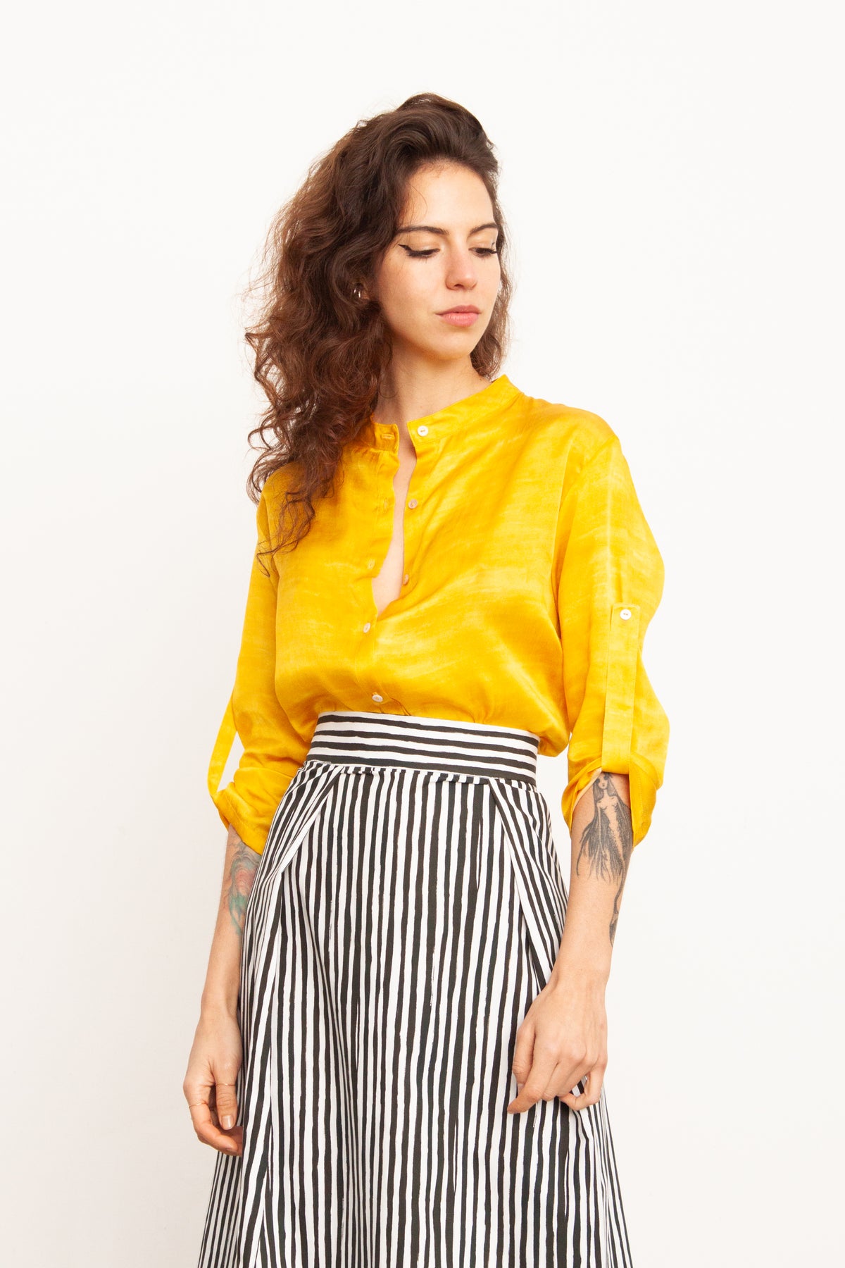 CAMISA T AMARELA