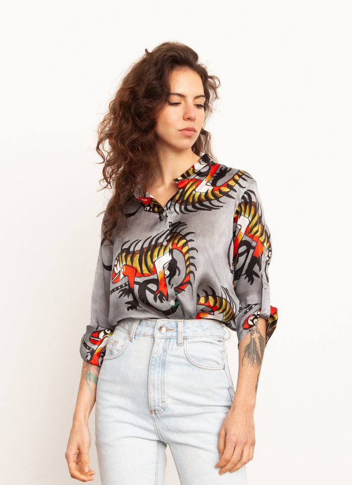 CAMISA T IGUANA CINZA