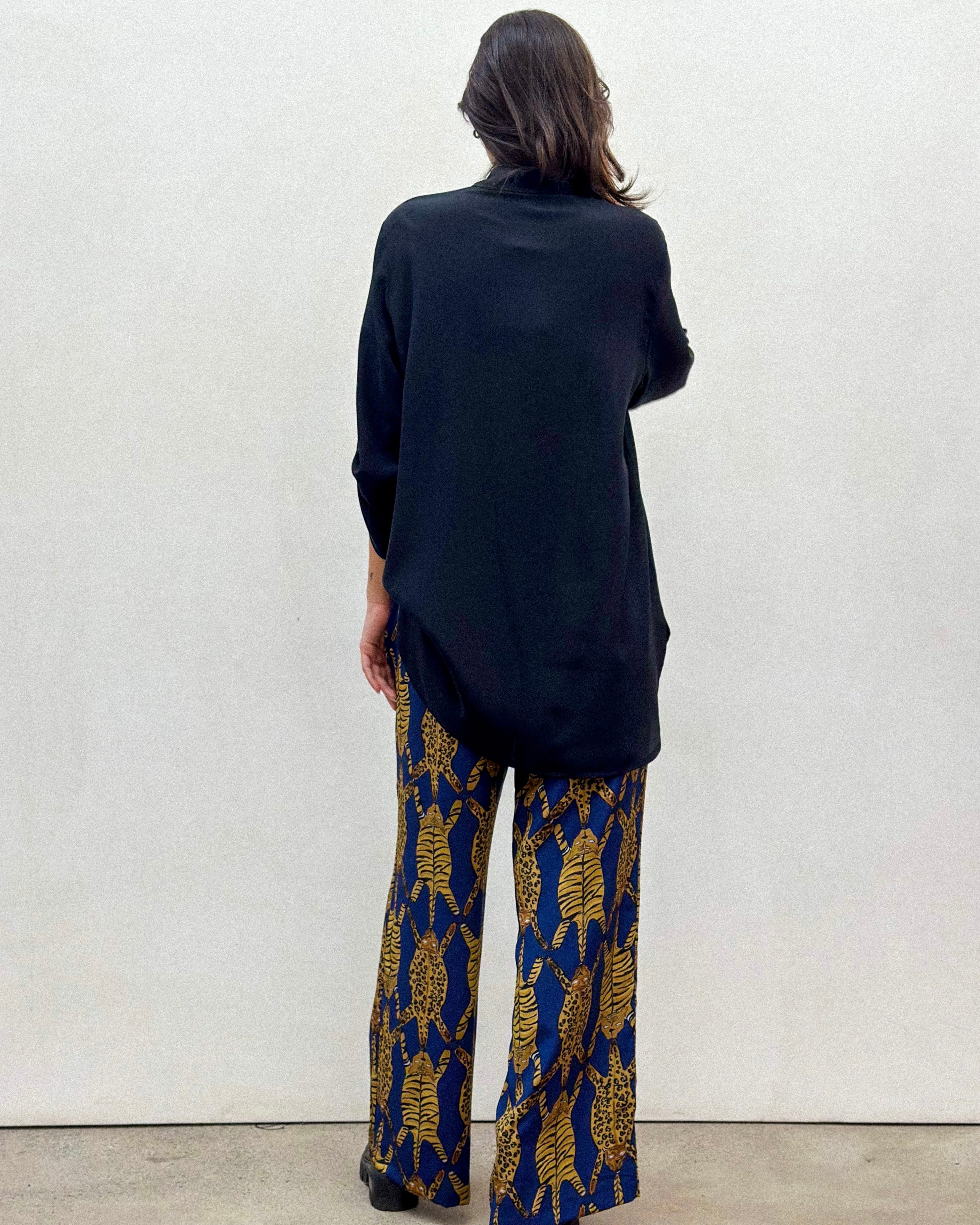 CAMISÃO ELISA PRETO