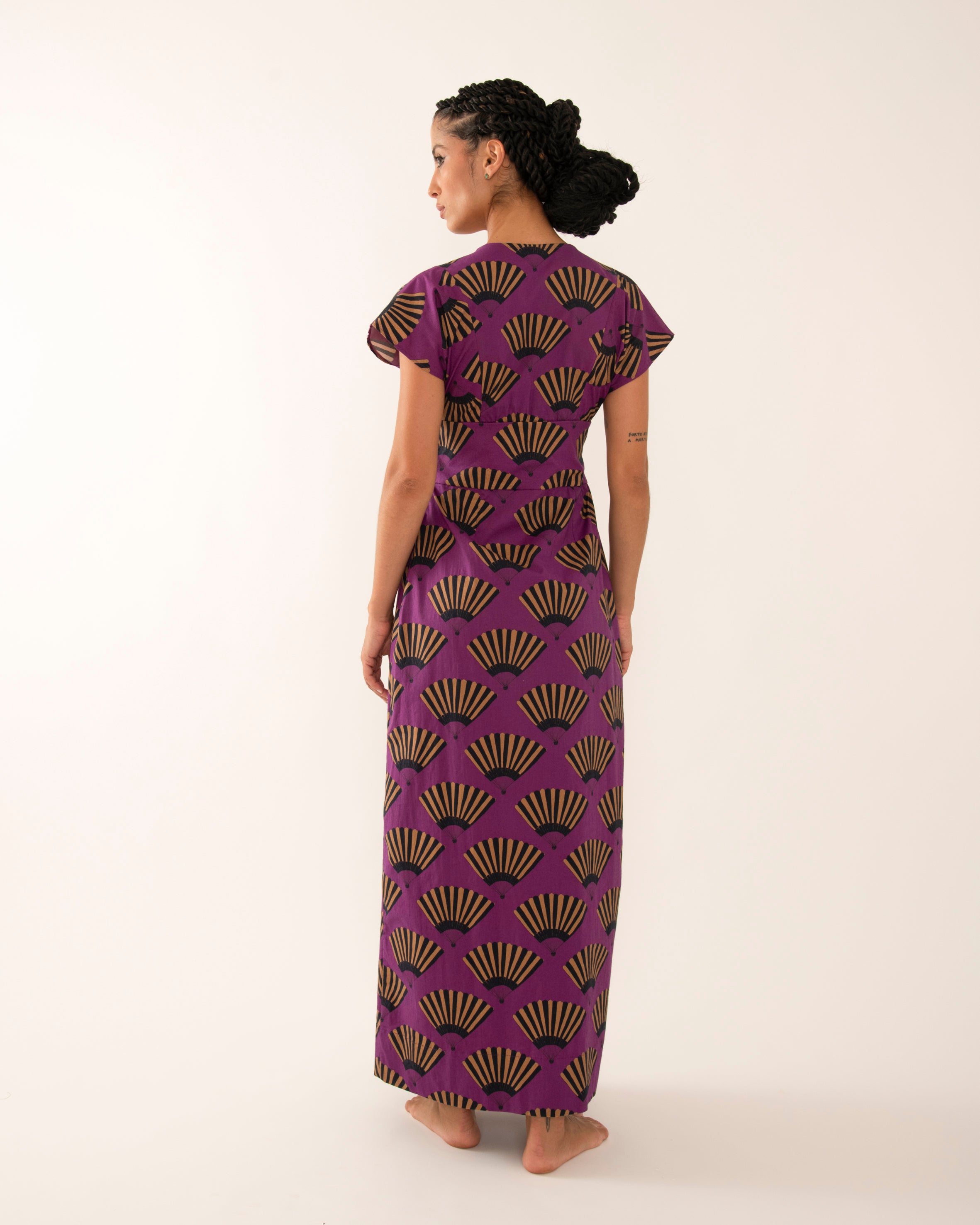 VESTIDO PRINCESA LEQUE BERINJELA