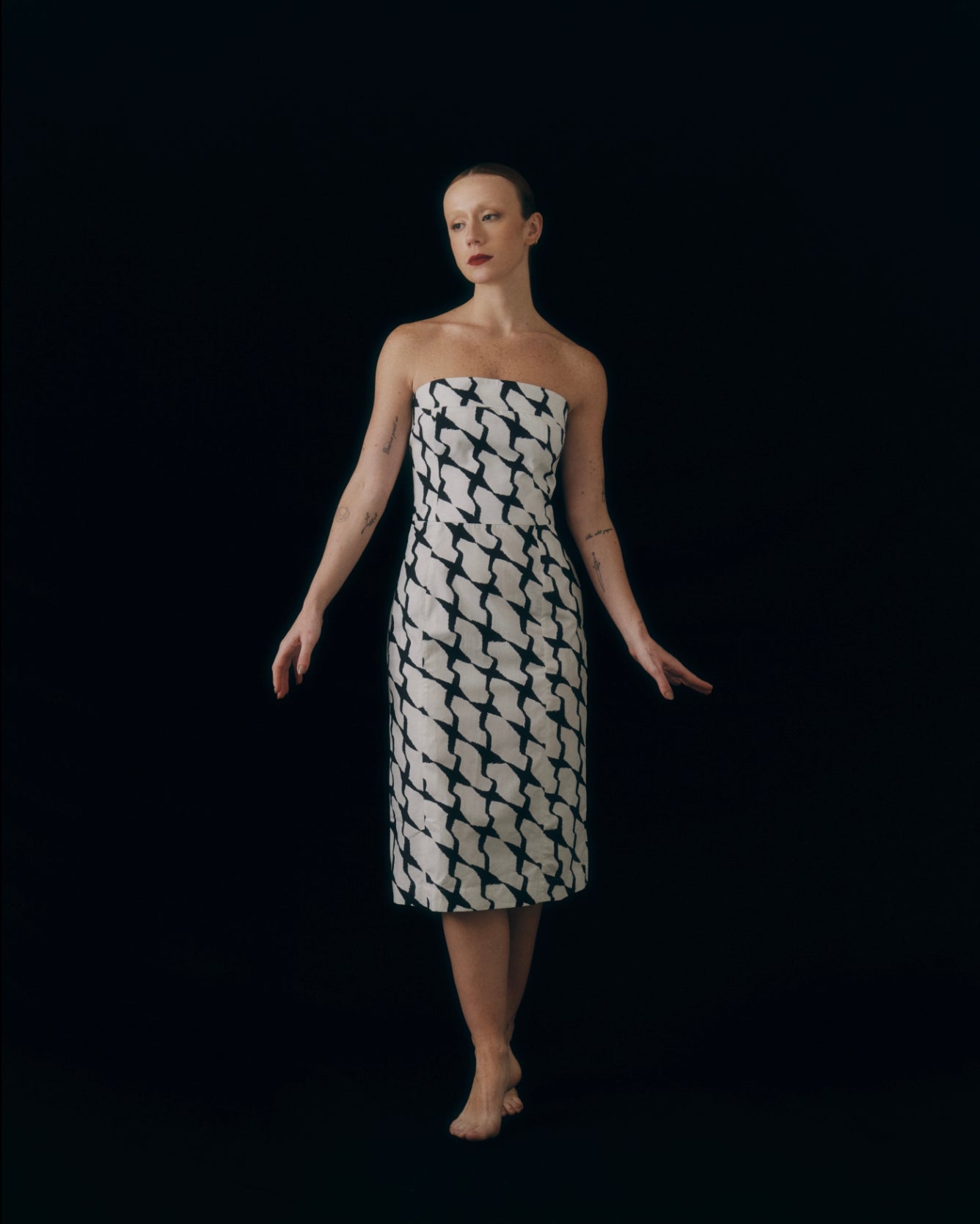 VESTIDO TOMARA QUE CAIA PIED DE POULE